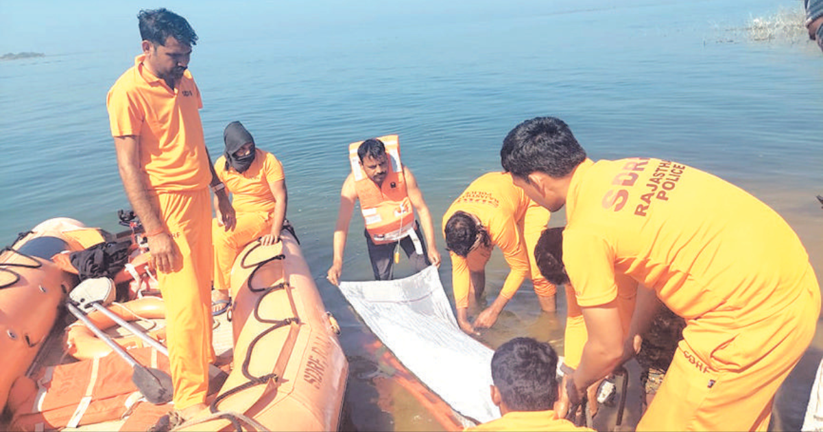 One fisherman’s body recovered, search continues